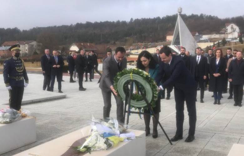 Osmani, Konjufca ve Kurti Prekaz’da Saygı Duruşunda Bulundu