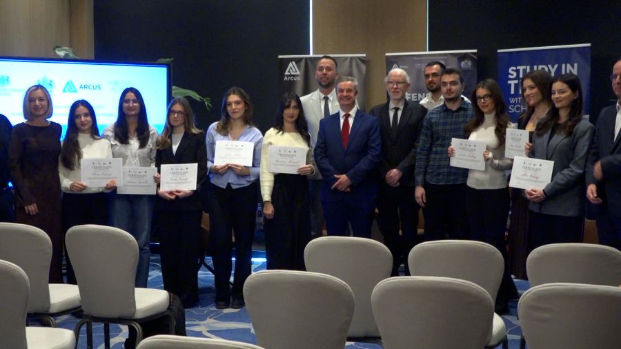 10 Genç Kızımıza Siber Güvenlik Alanında Sertifika 