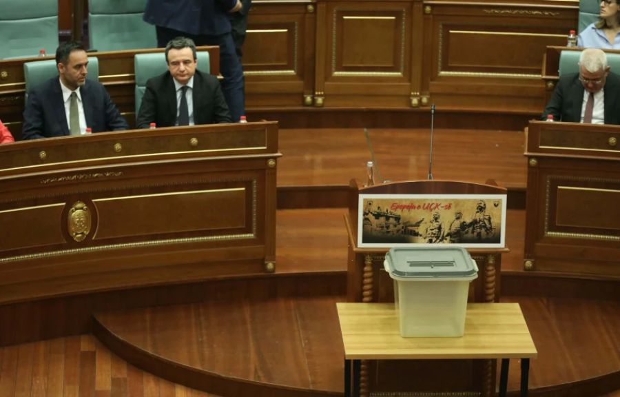 Salonda Oy Sandığı Hazır