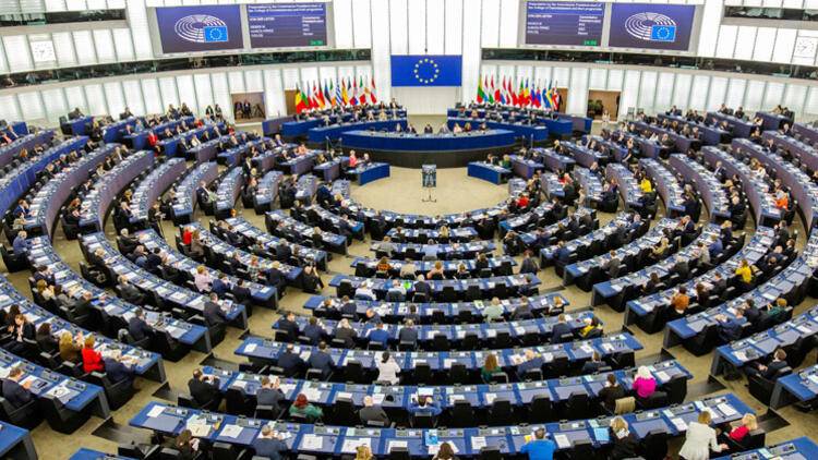 AP, Kosova’yı Yolsuzlukla Mücadele Konusunda Eleştirdi