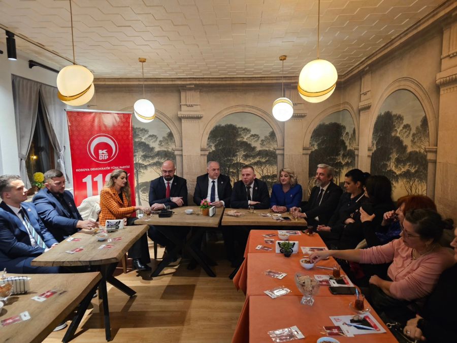 KDTP Genel Başkanı ve Milletvekili Adayları Priştine’de Halkla Buluştu