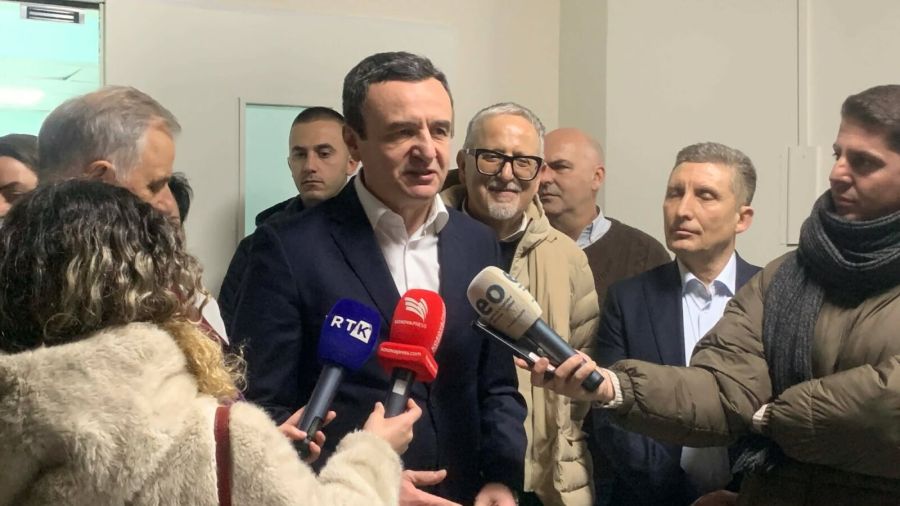 Kurti, 2026 Yılının İlk Üçüzlerini Dünyaya Getiren Anneyi Tebrik Etti