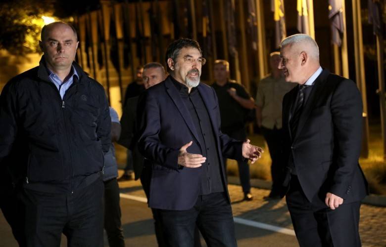 Sveçla ve Çuçi, Suriye’den Geri Dönen Arnavutluk Vatandaşlarını Karşıladılar