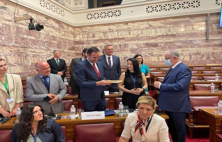 Yunanistan Meclis Başkanından Konjufca’ya Hediye