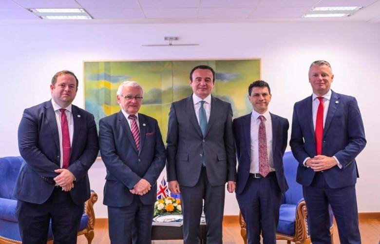 Kurti, İngiltere Milletvekilleriyle Görüştü