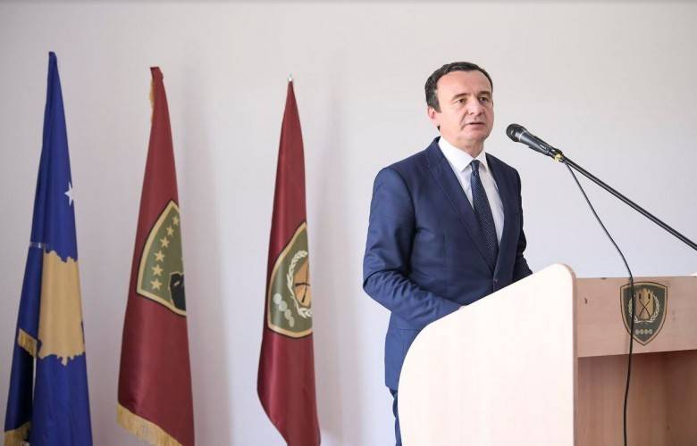 Kurti Priştine ve Pomozatin’de KGG Kışlalarını Ziyaret Etti