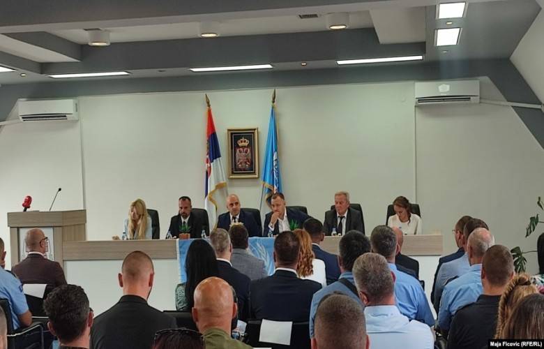 Sırplar, Kosova Kurumlarını Terk Etme Beyanını Onadılar