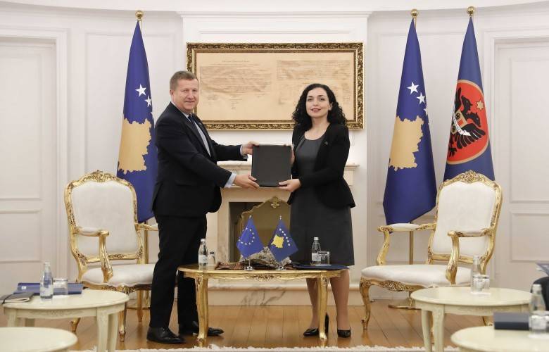 Osmani AK Raporunu Kabul Etti, Kosova'nın Bu Yıl AB'ye Başvuracağını Söyledi