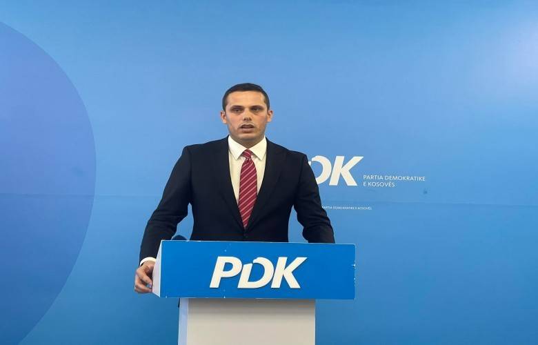 Kurti İktidarı, Kamu Yönetimini Ele Geçiriyor