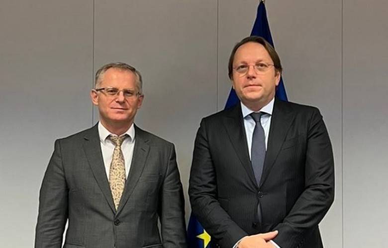Varhelyi ve Bislimi, Kosova’nın AB Üyelik Başvurusunu Görüştü