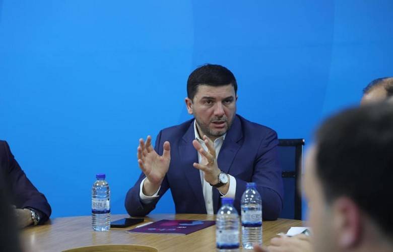  İktidar Barikatlara Teslim Olmamalı