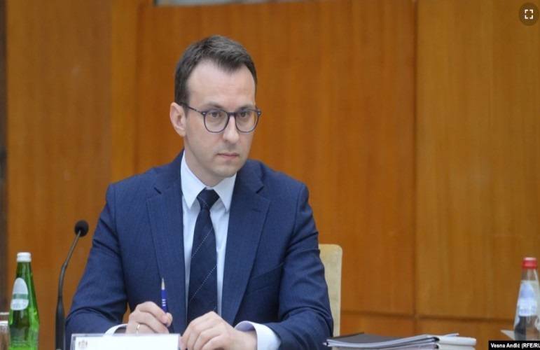 Vuçiç, Sırplardan Barikatları Kaldırmalarını İstedi