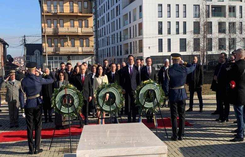 Devlet Erkanı, Rugova’nın Mezarında Saygı Duruşunda Bulundu