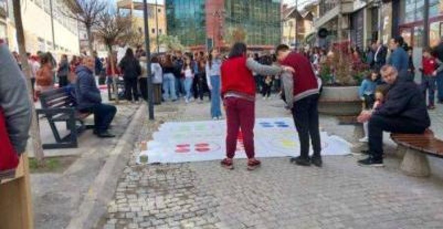 “Elena Gjika” Okulu Yanında “Çocuklar İçin Sokak” Hizmete Verildi