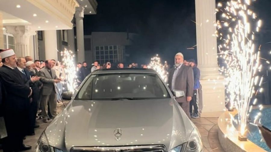 Mazllam Hoca’ya Emeklilik Hediyesi