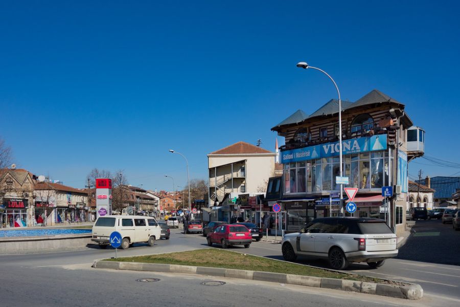 Priştine Merkezinde Yakında Tünel, Üzerinde Yaya Alanı