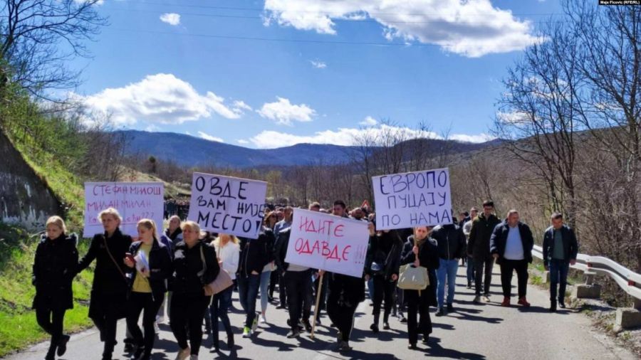 Sırplar Kuzeyde Protesto Düzenledi, Özel Polis Birimlerinin Geri Çekilmesini Talep Ediyorlar