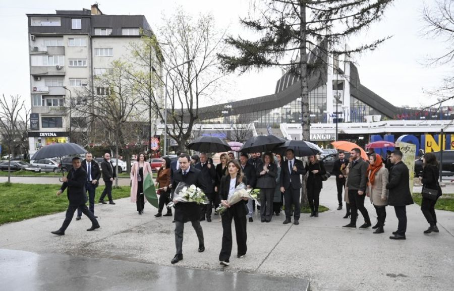 Başbakan Kurti, Hükümet Kabinesiyle Birlikte Cinsel Şiddet Mağdurlarını Andı