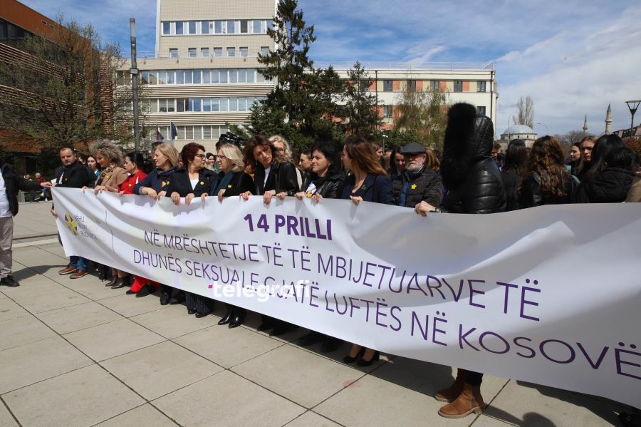 Cinsel Şiddet Savaş Mağdurları İçin Priştine'de Yürüyüş