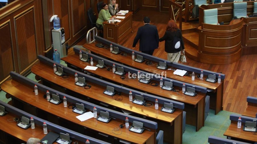 LDK'nın Ardından PDK ve AAK da Meclis’i Terk Etti