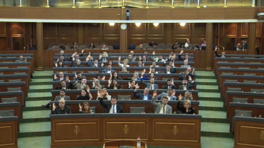 Olağanüstü Oturumda Meclis, Tamamlanamayan Oturumdan Birkaç Maddeyi Onadı