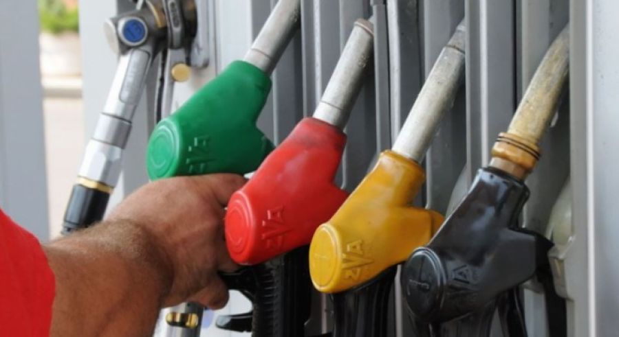 Kosova'da Petrol Fiyatı Dört Yıl Önceki Seviyeye Düştü