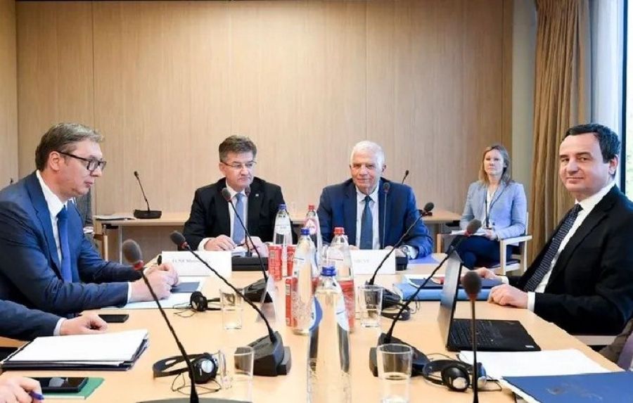 AB: Yönetim Ekibinin Görevden Alınması,  Anlaşmaların Ruhuna Aykırı