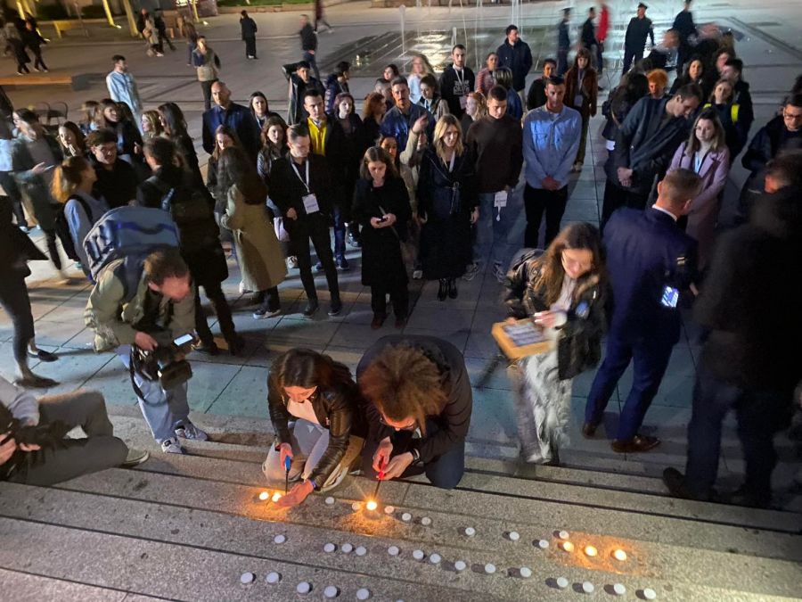 Belgrat’ta Öldürülen Öğrenciler İçin Priştine’de Mumlar Yakıldı