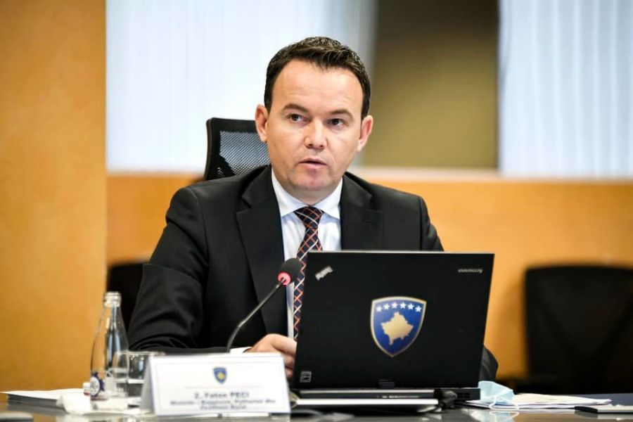 Bakan Peci, Sigara Kontrol Yasasının Uygulanmasında Kararlı