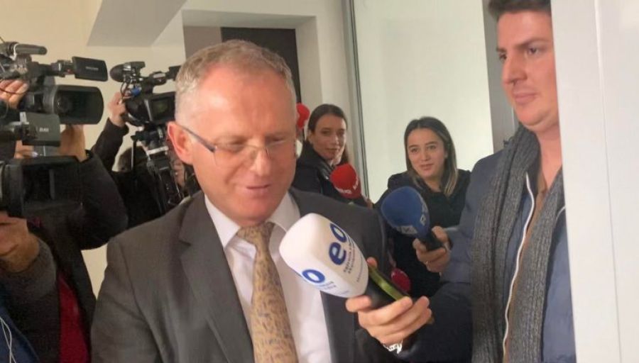 Bislimi, Kuzeyde Yeni Belediye Başkanlarının Yemin Etmelerinin Engellendiğinden Şikayet Etti