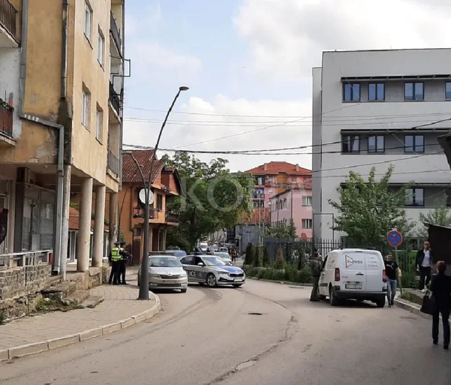 Atiç’in Yemin Törenine Az Bir Süre Kala Kuzey Mitroviça’da Durum Sakin