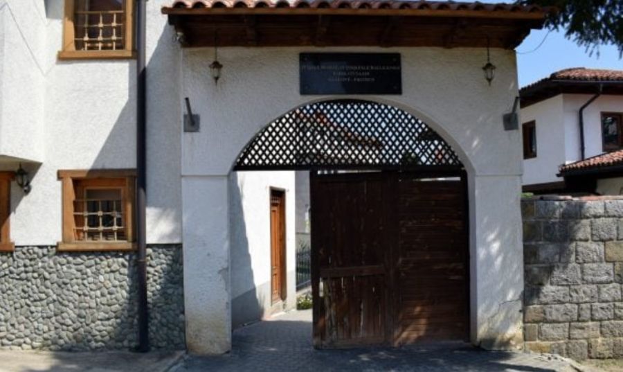 Yakova Büyük Tekke’de Binlerce Euronun Çalınmasına Tepki