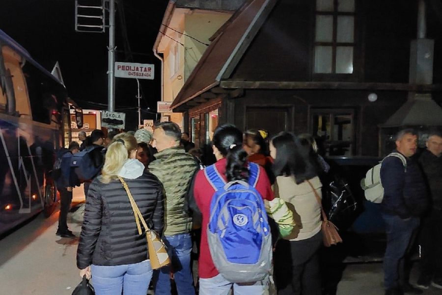 Yaklaşık 10 Bin Kosovalı Sırp, Vuçiç’e Destek İçin Sırbistan’a Gitti