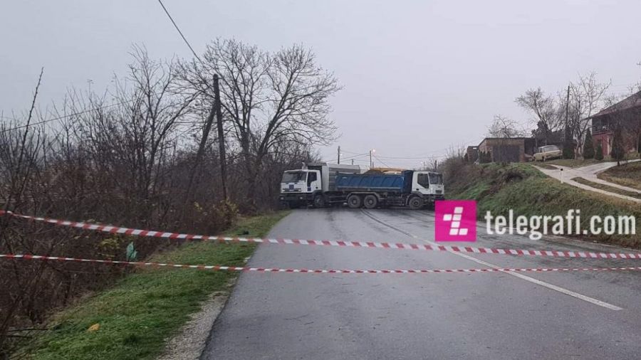 Leposaviç Yolu Kapatıldı