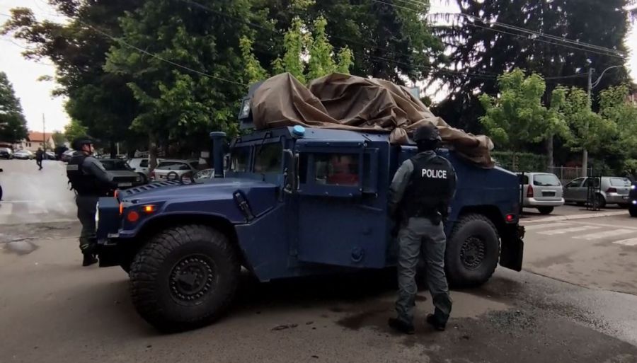 Zveçan’da Protestocular ve Kosova Polisi Arasında Gerginlik Sonrası Durum Sakin