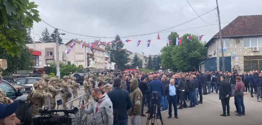 Kuzeyde Protestolar,Yeni Başkanlar Hovenier ile Görüşmede