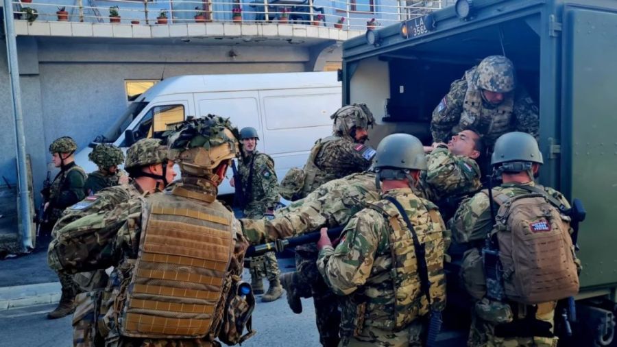 Zveçan'daki Çatışmada 3'ü Ağır 11 KFOR Mensubu Yaralandı