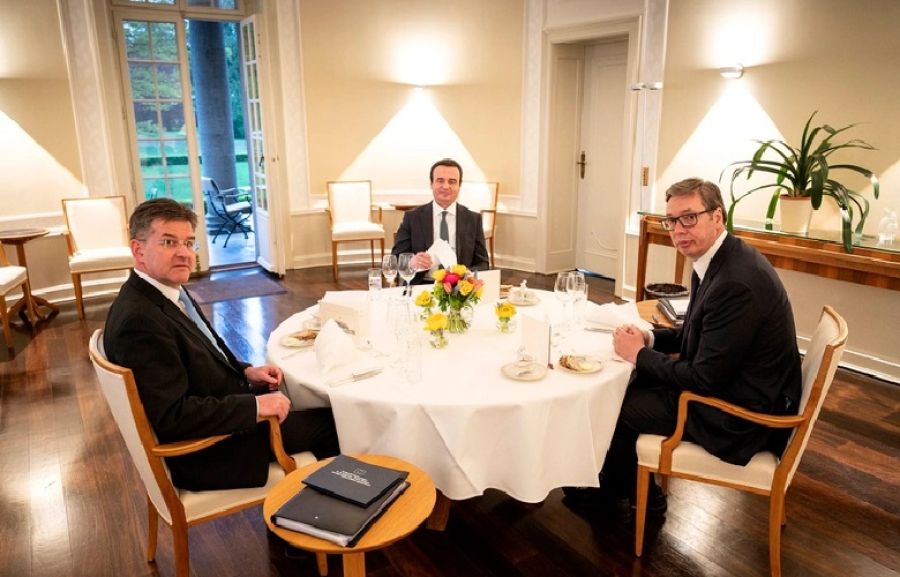 Lajçak, Kurti ve Vuçiç Arasında Acil Bir Görüşme İçin Çaba Harcıyor
