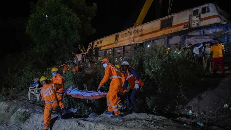 Son 10 yılın en ölümcül tren kazalarından biri oldu