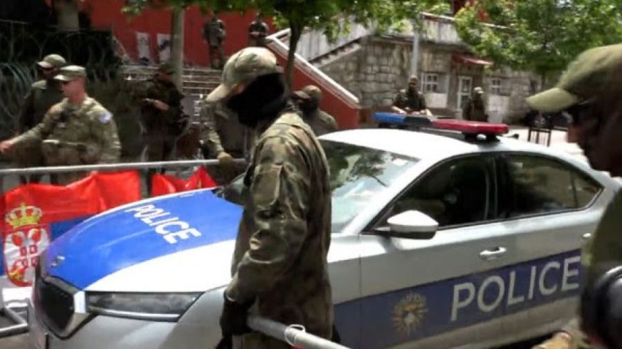 KFOR, Zveçan'da Kosova Polisi’ne Yardım Ediyor