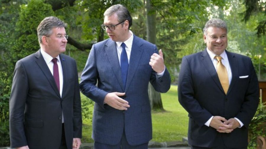 Vučić, Belediyeler Birliği’nin Kurulmasını Talep Etti