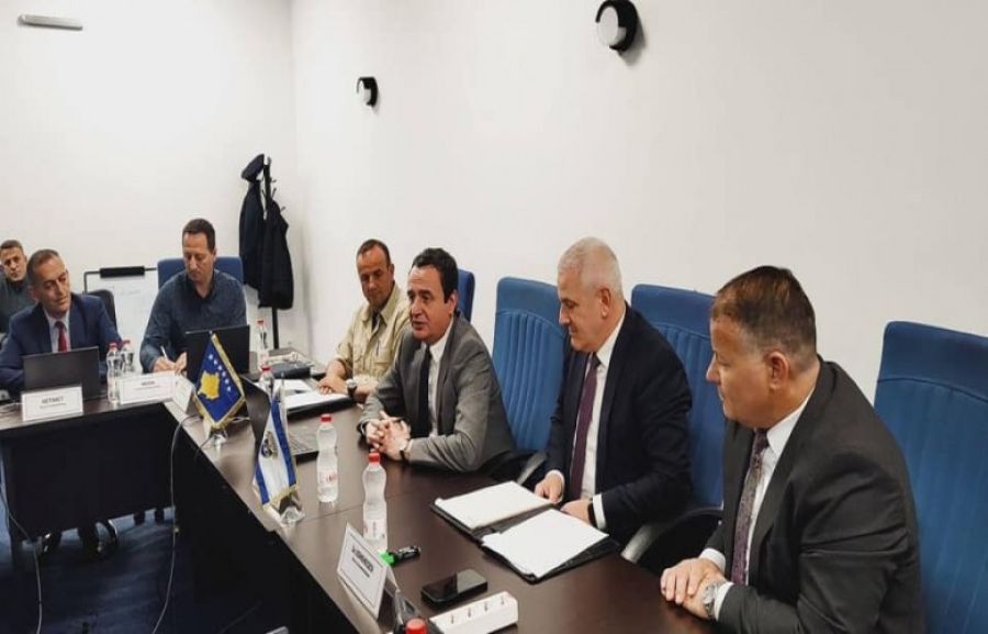 Kurti, Mitroviça’da Belvedere Kampında Polisleri Ziyaret Etti