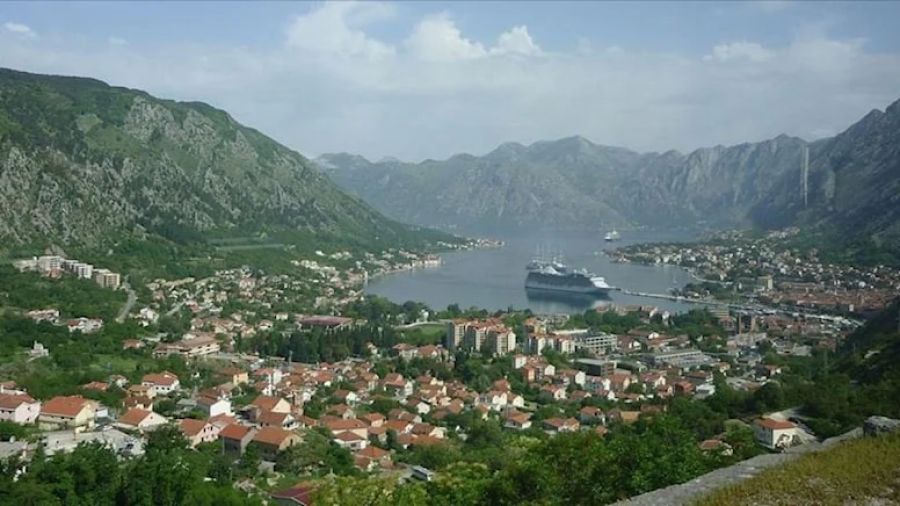 Karadağ erken genel seçim için sandık başına gidiyor