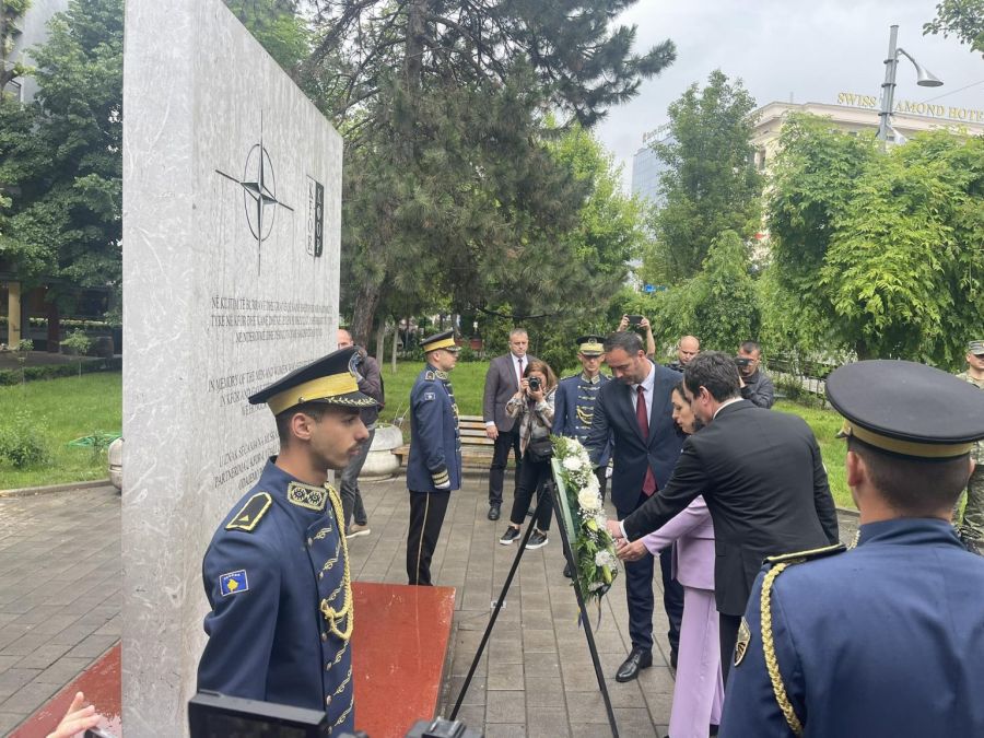 Devlet Erkanı, Şehit Düşen NATO Askerlerini Andı