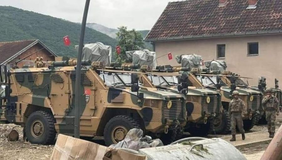 Türk Askerleri Zubin Potok’a Gitti
