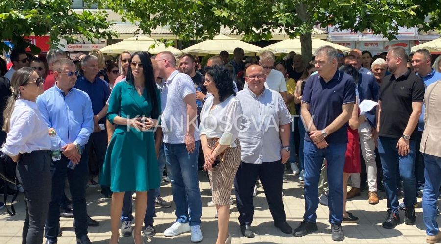 Graçanica Belediye Başkanı da Milenkoviç’in Serbest Bırakılması İçin Protestoda