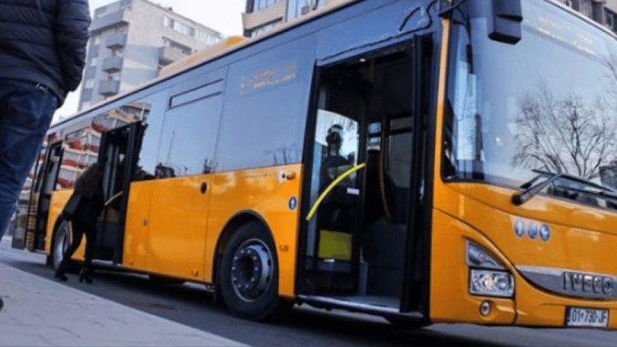 Şehir İçi Otobüsünde Unutulan 13 bin Euro Sahibine İade Edildi
