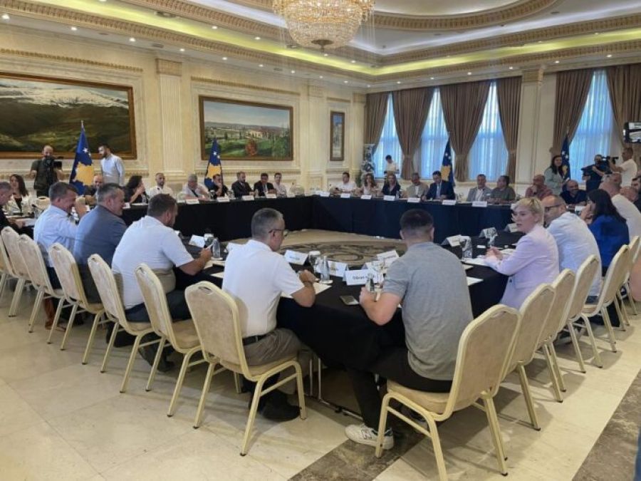 LDK, ‘Kurti’siz Yol’ Seferberliğine Gazeteciler ve Analistlerle Başladı