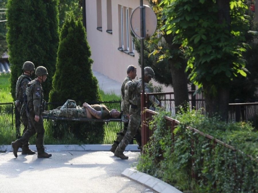 Zveçan’da Yaralanan Macar Askerinin Bacağı Kesildi