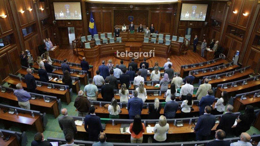Meclis Oturumu, Srebrenica İçin Bir Dakikalık Saygı Duruşuyla Başladı